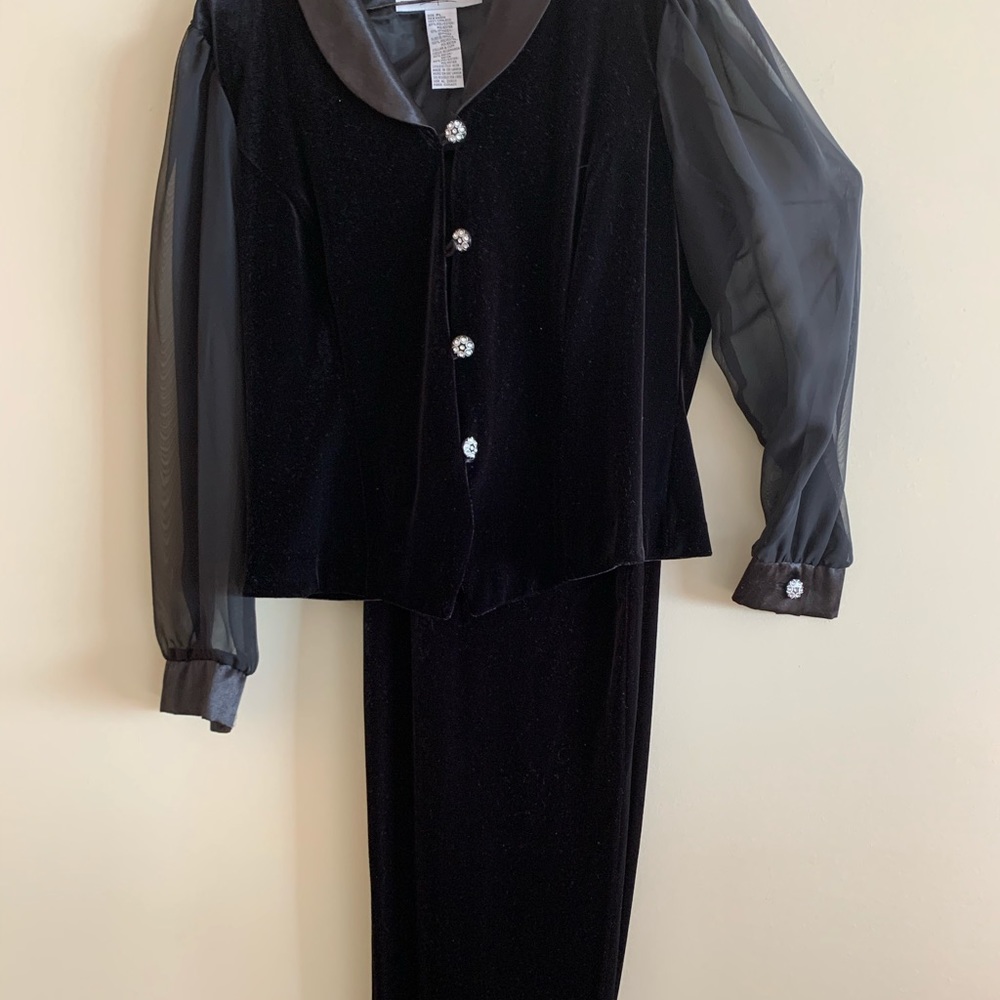 Dressy pant suit
